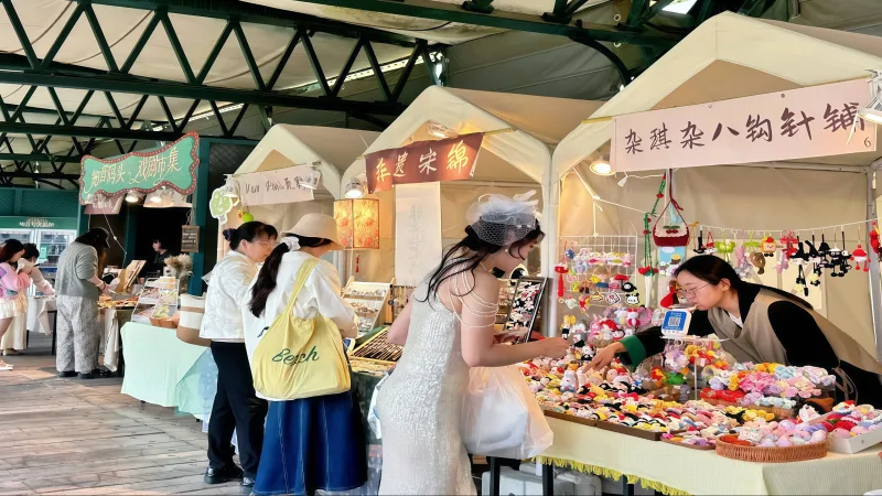 武汉文旅融合加速升温 本土定制雨具赋能城市文旅新体验