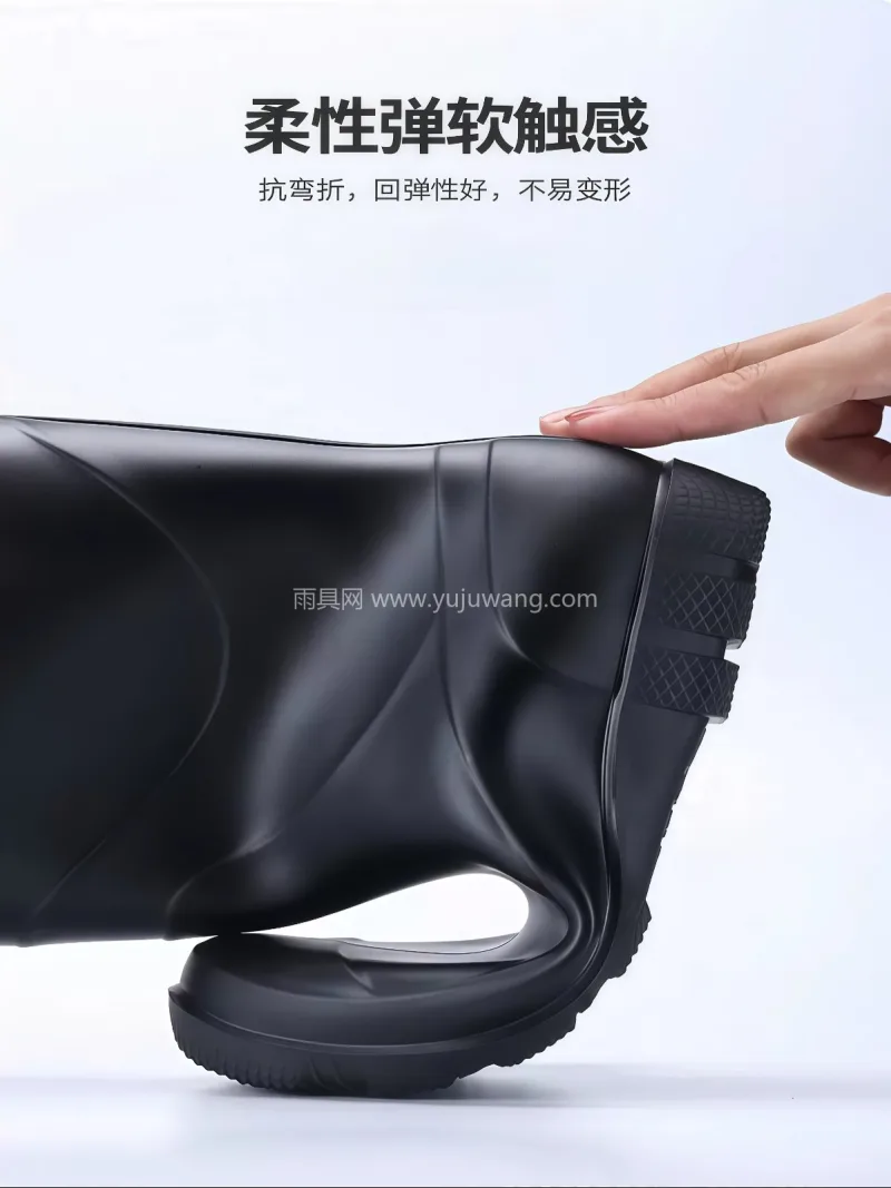 PVC材质 · 可拆卸棉套 · 一体成型 武汉大型雨具源头供应链供货男士磨砂黑雨鞋 - 详情图