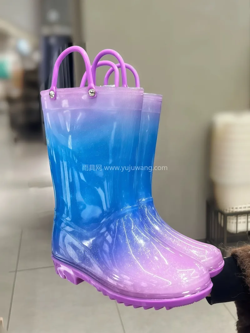 塑胶材质 · 波浪纹防滑纹理 武汉大型雨具供应链供货学生儿童雨鞋，覆盖 - 详情图