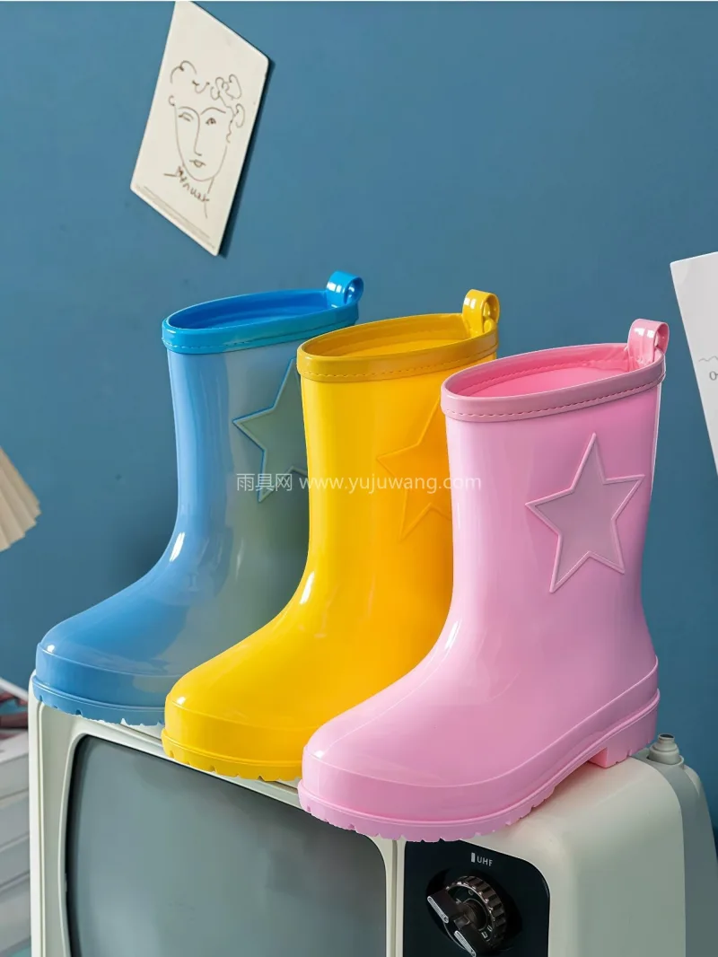 PVC材质 · 可拆卸棉套 · 条纹防滑 武汉大型雨具供应链供货儿童雨鞋，男童女童 - 详情图