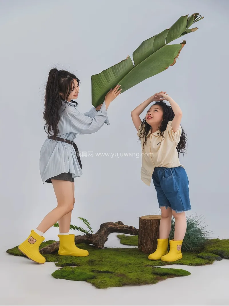 塑胶鞋底 · 一体成型工艺 武汉大型雨具供应链供货亲子款雨鞋，包含女 - 详情图