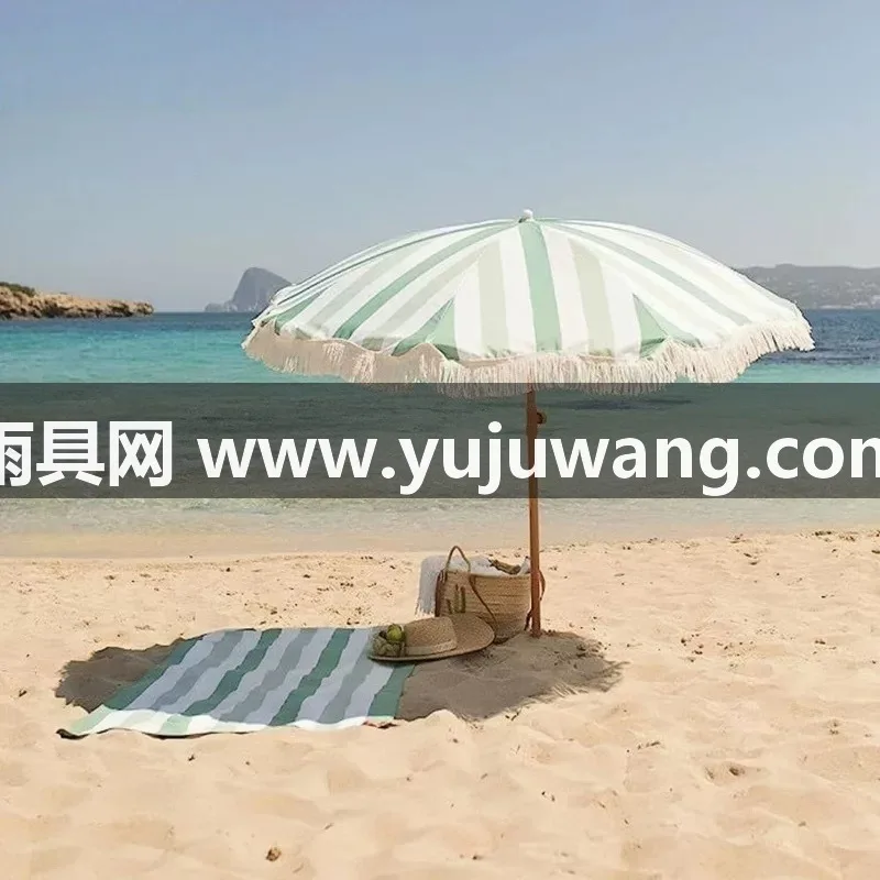 高韧性玻纤伞骨 · 200g高密度防水涤纶布 · UPF50+抗紫外线涂层处理 武汉大型专业制伞供应链服务商，深耕雨具生产制造领域