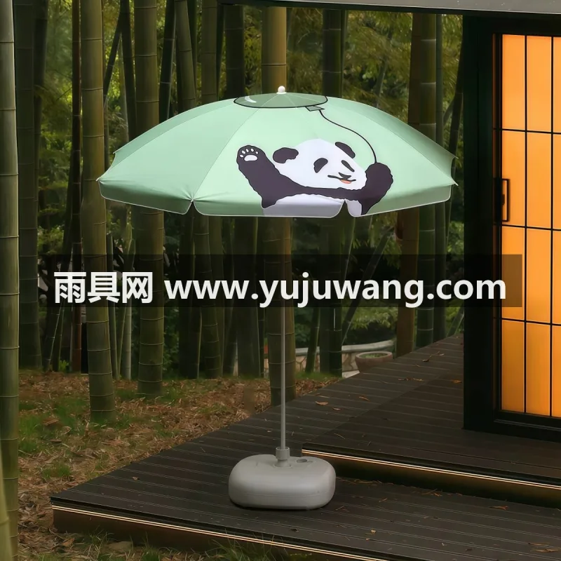 加厚涤纶牛津布 · 加厚铁质中柱伞杆 · 轻量化高韧性玻纤/金属伞骨 武汉大型雨具供应链服务商直供熊猫图案摆摊遮阳伞，适