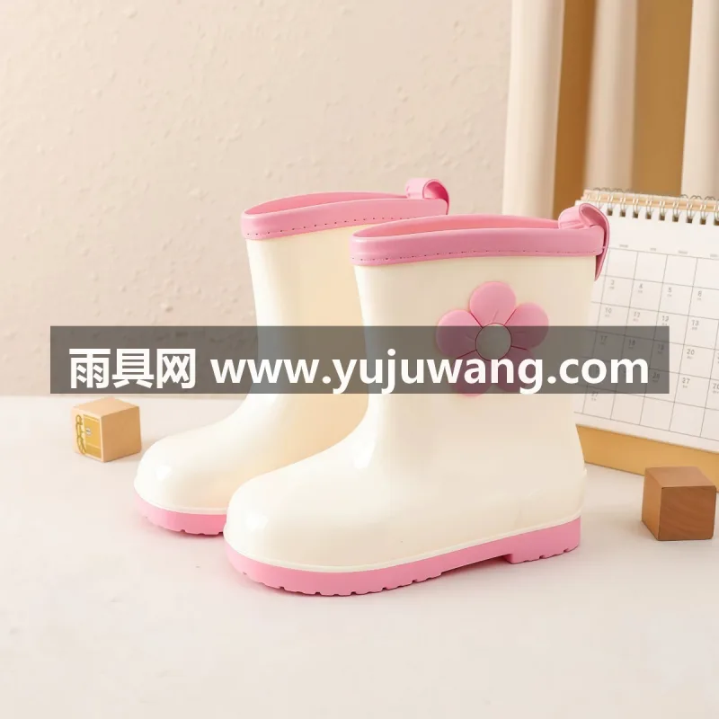 PVC面料 · 透气内里 · 防滑鞋底 武汉大型雨具供应链供货儿童雨鞋，全面覆盖宝宝、幼儿