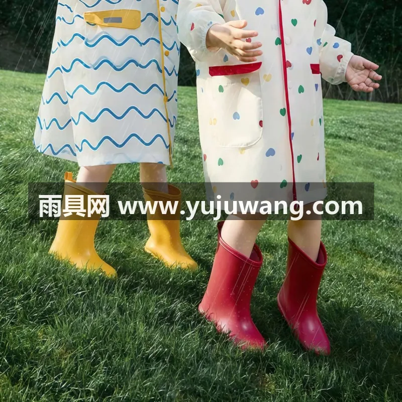 锯齿防滑 · 一体成型 · PU材质 武汉大型雨具供应链供货儿童雨鞋，男童女童通用款，全