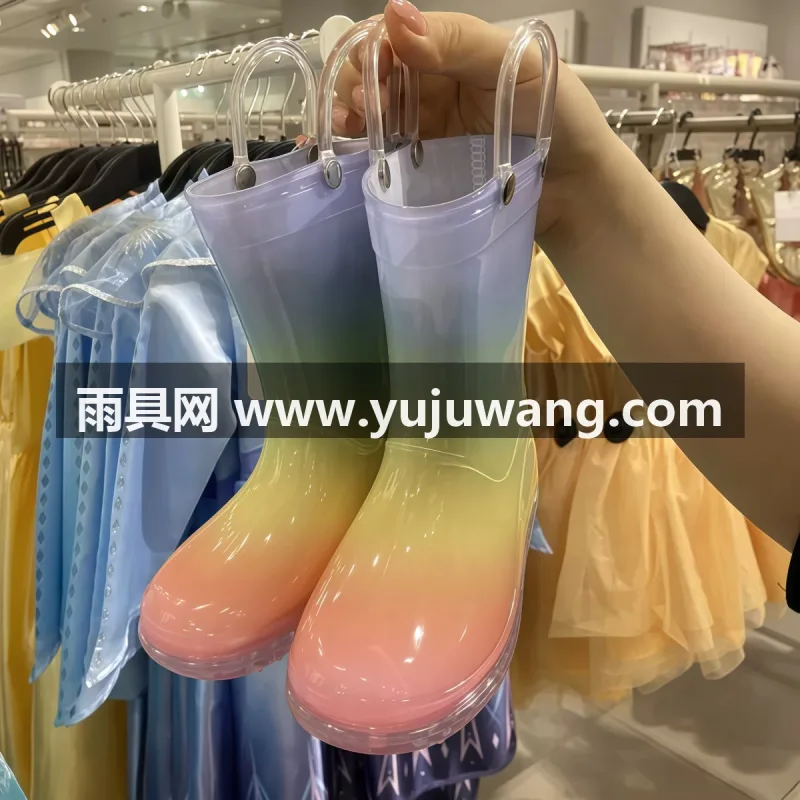 塑胶材质 · 波浪纹防滑纹理 武汉大型雨具供应链供货学生儿童雨鞋，覆盖全年龄段大