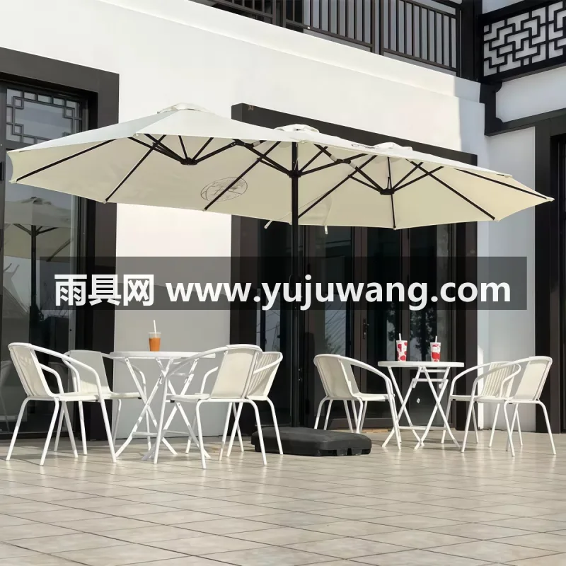 加粗铁合金/铝合金伞柱 · 高韧性玻纤伞骨搭配加固钢骨 · 高密度聚酯纤维牛津伞布 武汉本地雨伞供应链服务供应白色双头户外遮阳伞，适配