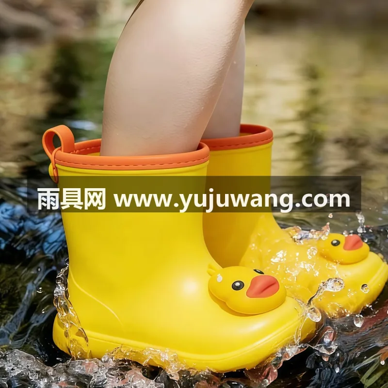 一体成型 · 加深防滑底纹 · PVC材质 武汉大型雨具供应链供货爆款小黄鸭儿童雨鞋，男女童通
