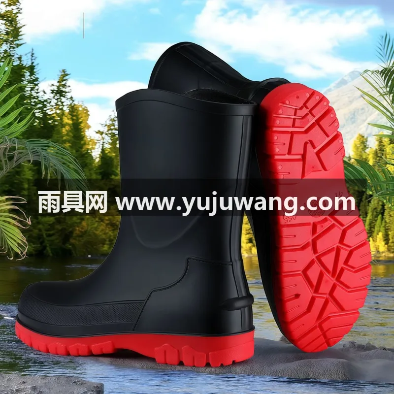 加密纺织内里 · 可拆卸棉套 · 一体成型工艺 本款男士防水防滑雨靴，为武汉大型专业雨具源头生产供