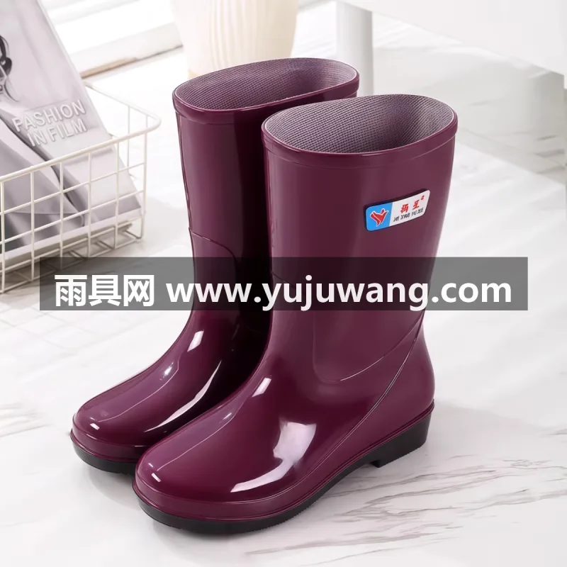 加厚防滑 · 柔软舒适 · 防水防油 武汉大型专业雨具供应链供货女士中筒雨靴，兼顾舒适脚