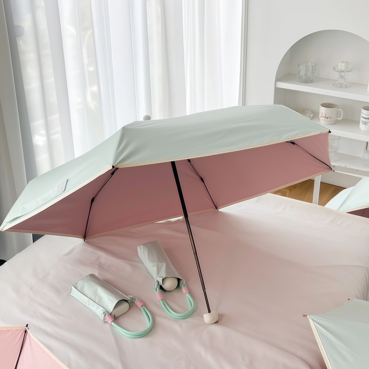 武汉雨具网·夏日清透太阳伞小巧防晒防紫外线女手动折叠加大彩胶遮阳晴雨两用·产品图4