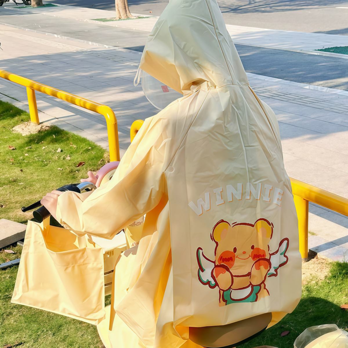 武汉雨具网·黄油小熊雨衣女款长款全身防暴雨新款电动电瓶车单人连体成人雨披·产品图2