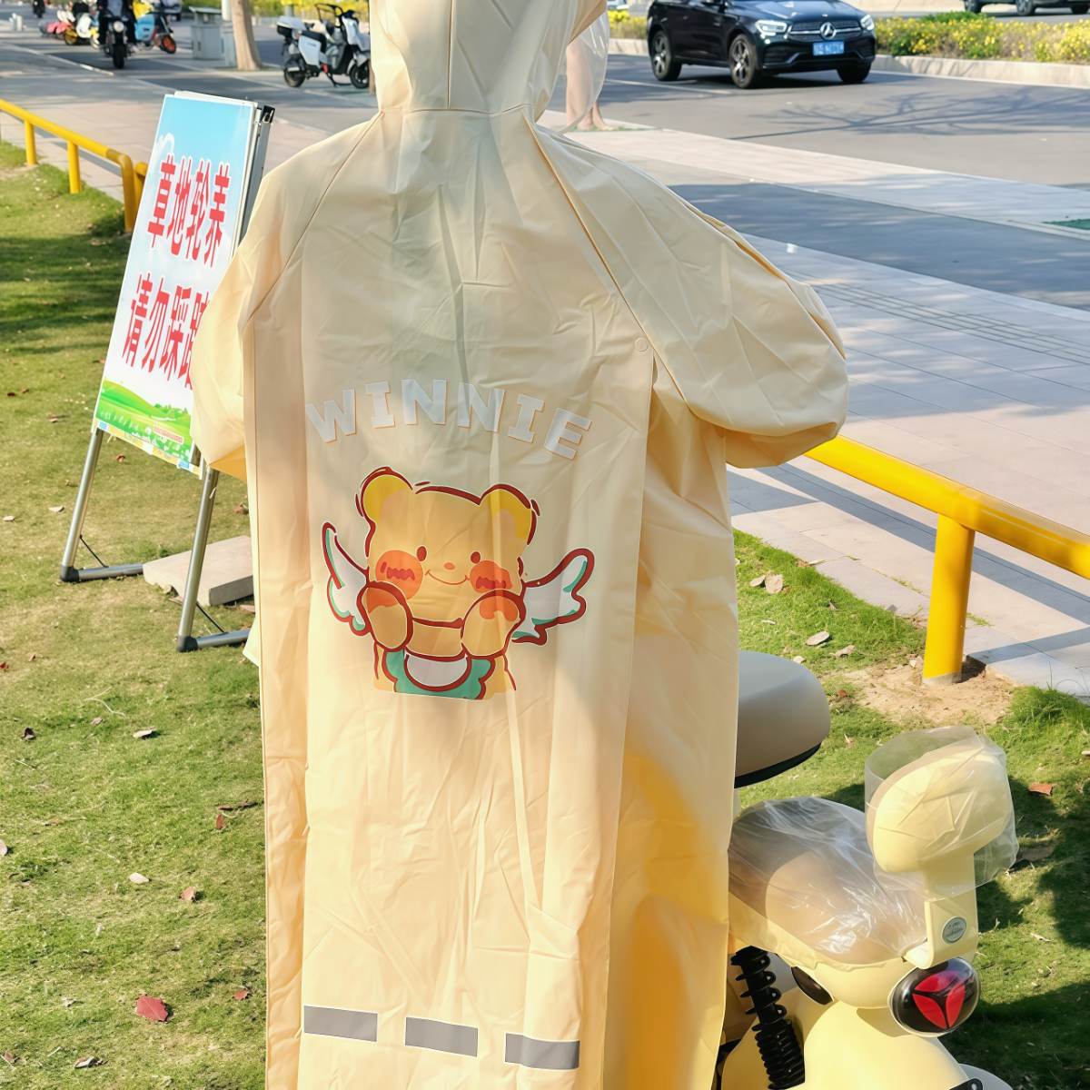 武汉雨具网·黄油小熊雨衣女款长款全身防暴雨新款电动电瓶车单人连体成人雨披·产品图5