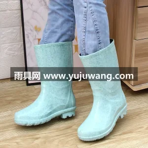 PVC材质 · 网纱内里 · 凹凸鞋底纹 武汉大型雨具供应链供货女士时尚雨鞋，多款 图3