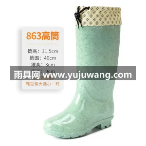 PVC塑料 · 加厚鞋底 · 反光设计 这款女士夹棉保暖雨靴，分为短筒、中筒两种 图5