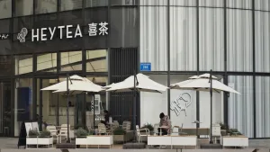 喜茶全国门店户外遮阳伞与广告帐篷定制案例项目图片